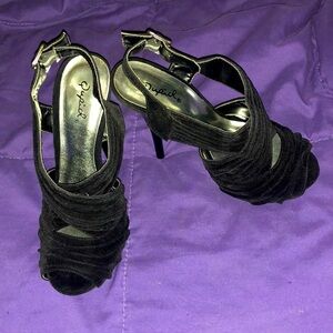 Qupid brand strappy platform heels